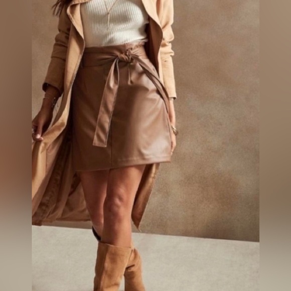 Vegan Leather Banana Republic Factory Tie Black Mini Skirt SZ 12 - Picture 8 of 10